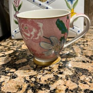 Tea or coffee in a lovely cup by The English Mug Company 💕